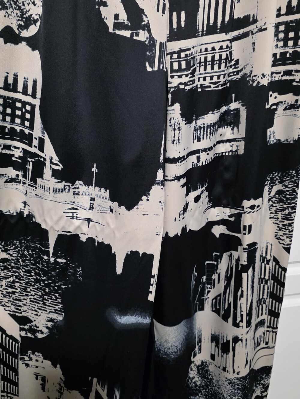H&M Womens Black Ivory Abstract City Scape Print Flowy High Waist Wide Leg Pants - Picture 8 of 16